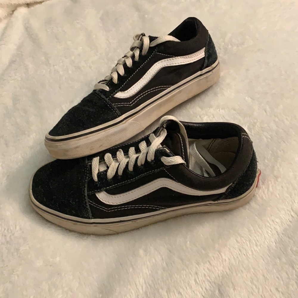 Black and white classic 60s vans🖤